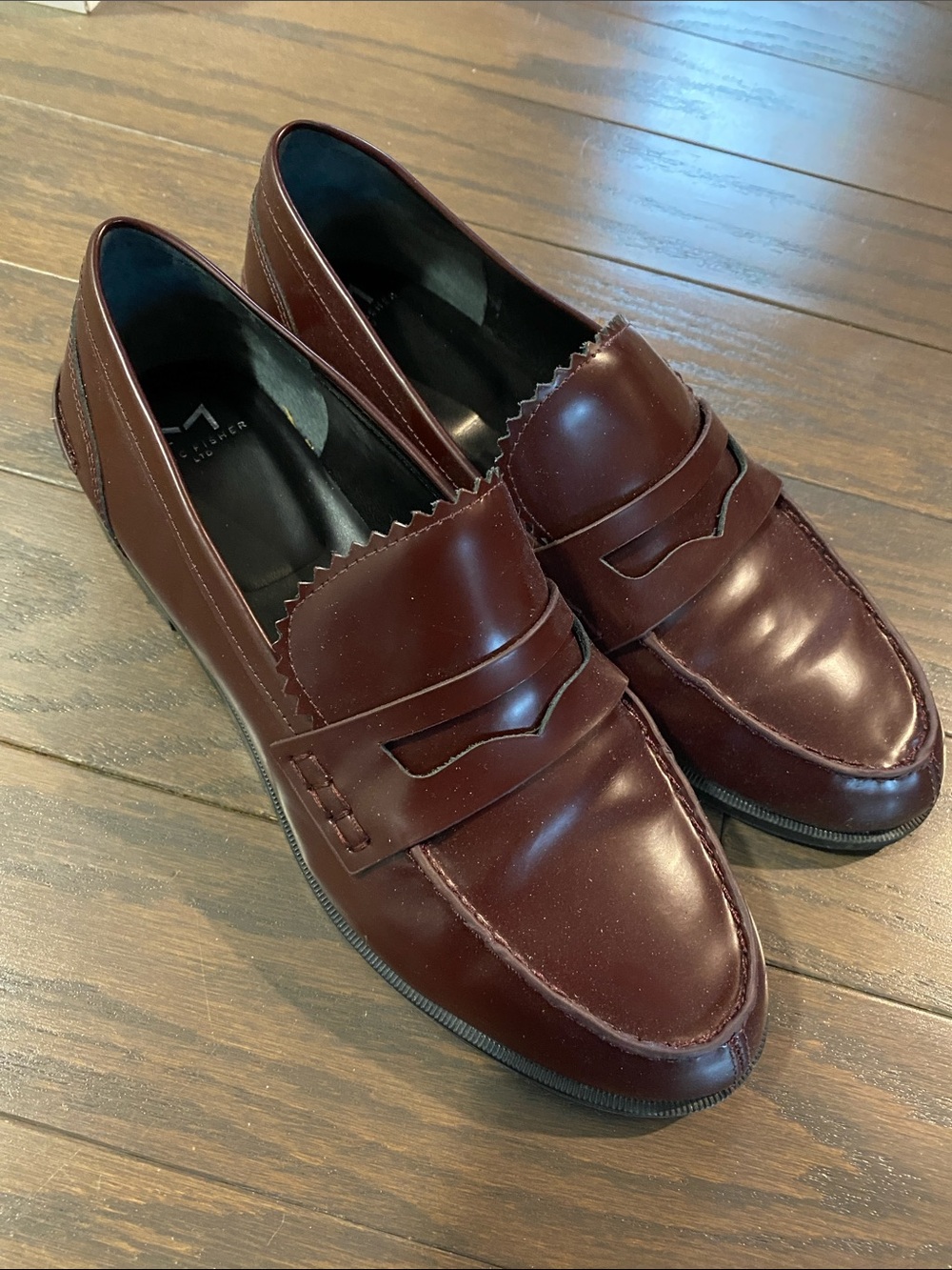 EUC Marc Fisher Women Wine Penny Loafers 8M